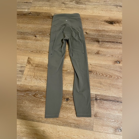 lululemom leggings with pockets - Picture 3 of 3